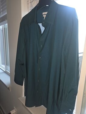 Haggar Men's Green Button-Up Dress Shirt